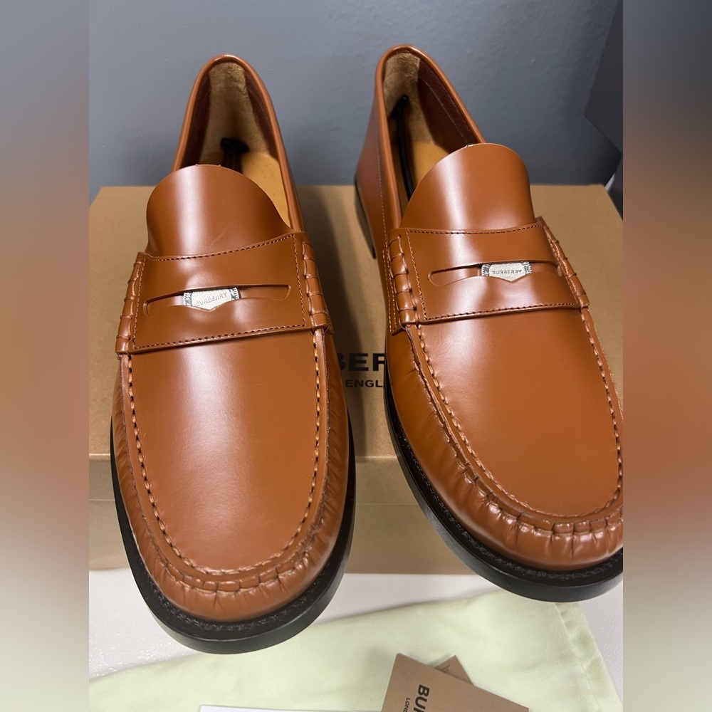 NIB- Burberry Tan Rupert’s coin Leather Loafers - Picture 4 of 12